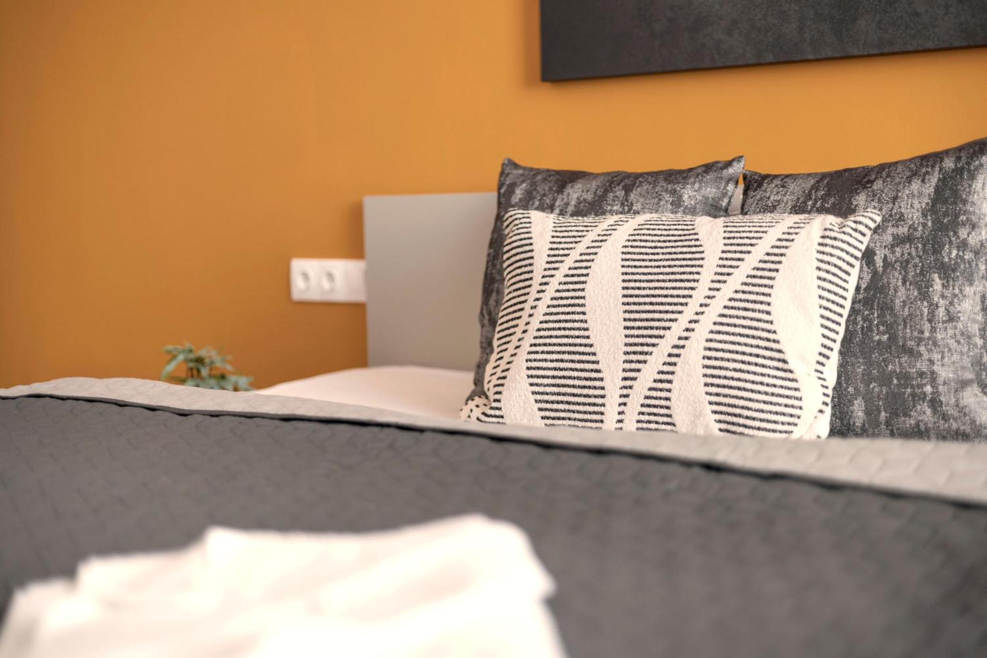 Exclusive Central 3Bedrm Stylish Residence By Prestige Homes Budapeszt Zewnętrze zdjęcie