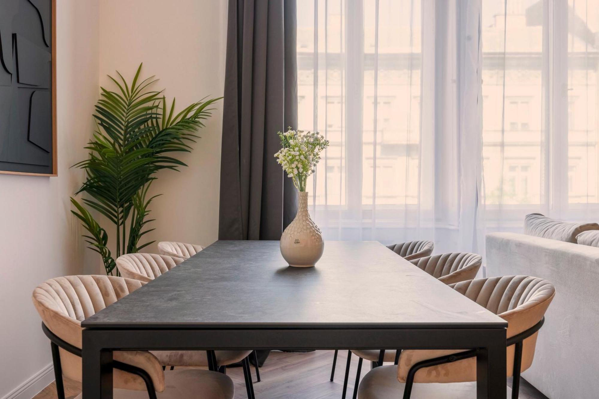 Exclusive Central 3Bedrm Stylish Residence By Prestige Homes Budapeszt Zewnętrze zdjęcie